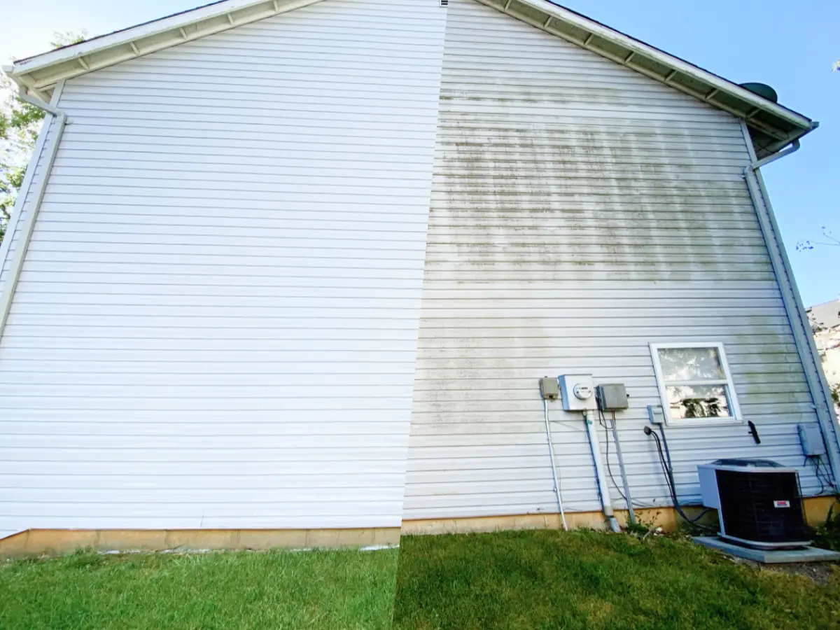 Before and after - vinyl siding house washing in Atlanta